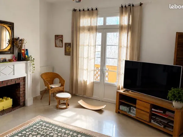 Grand appartement meublé T4/T5