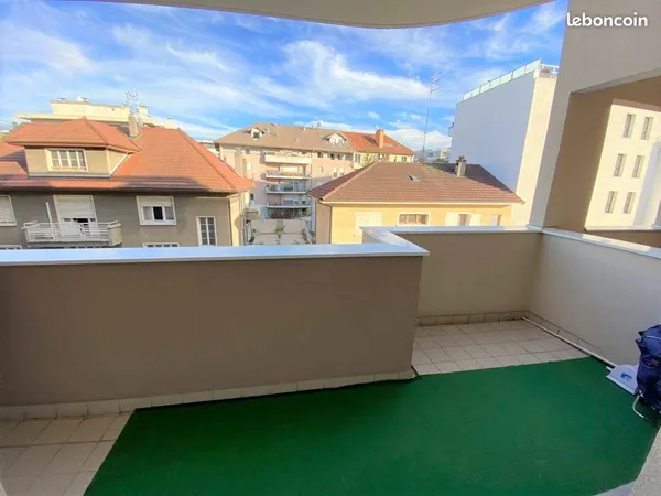 T2 de 54 m² avec terrasse et cave