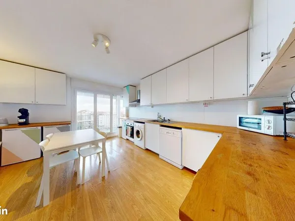 Chambre 5 pièces 78 m²