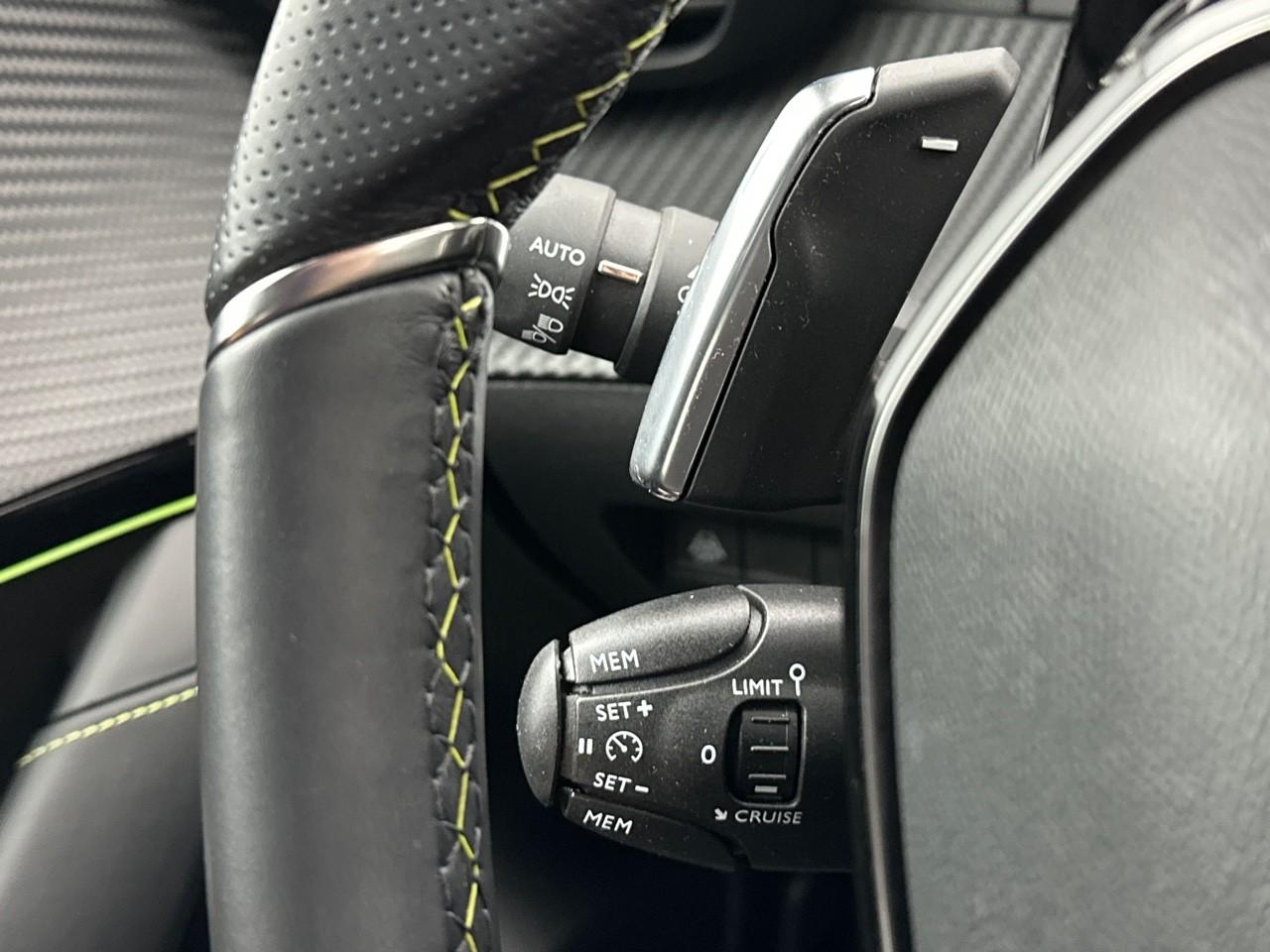 Peugeot 208 puretech 100 s&s eat8 gt — photo 17