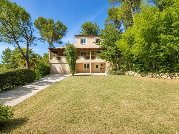 Maison 9 pièces 229 m²