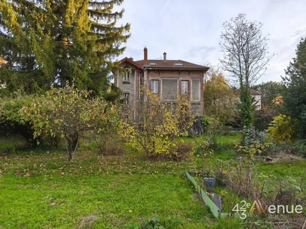 Appartement dans maison de maitre