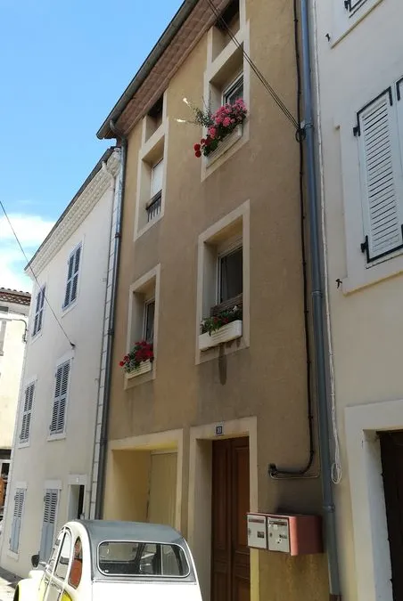 Photo 1