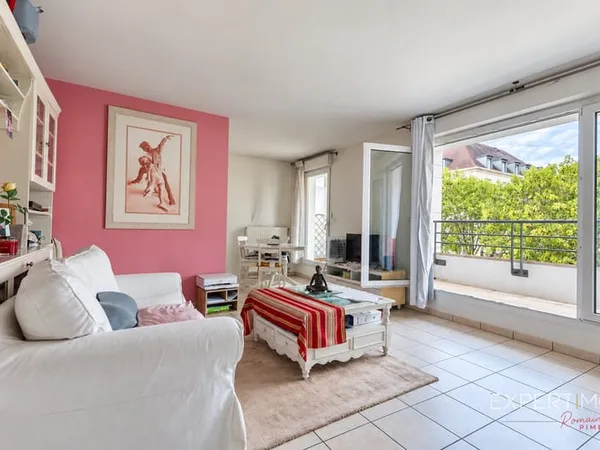 DEUX PIÈCES AVEC TERRASSE RÉSIDENCE DE STANDING MONTIGNY