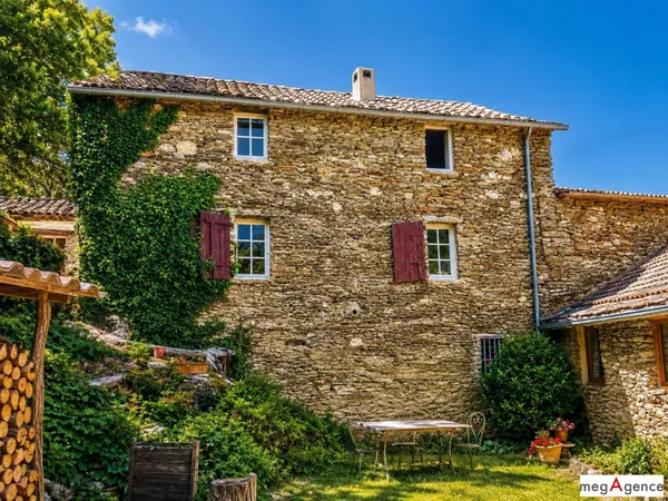 Mas cévenol autonome en eau - Rivière privée - 5,6 ha