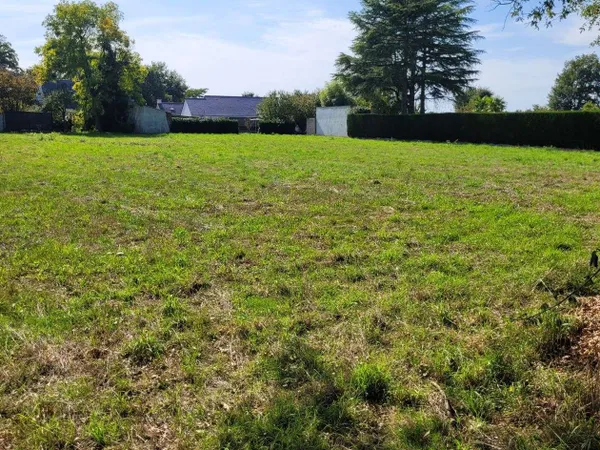 Terrain 743 m²