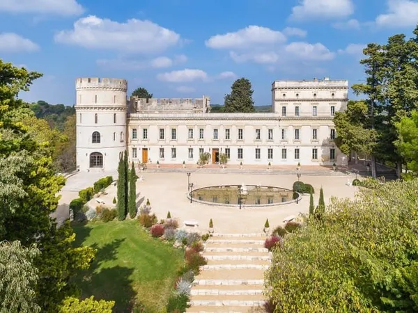 Chateau D'exception Dans Les Alpilles