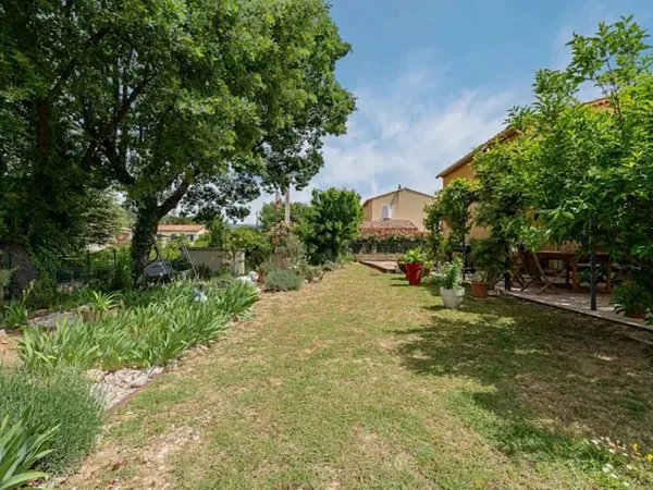 Maison 11 pièces 209 m²