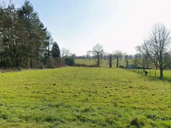 Terrain 2100 m²