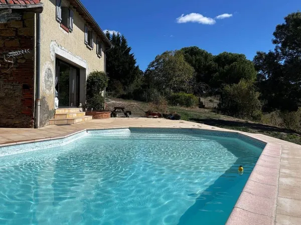 Maison 8 pièces 370 m²