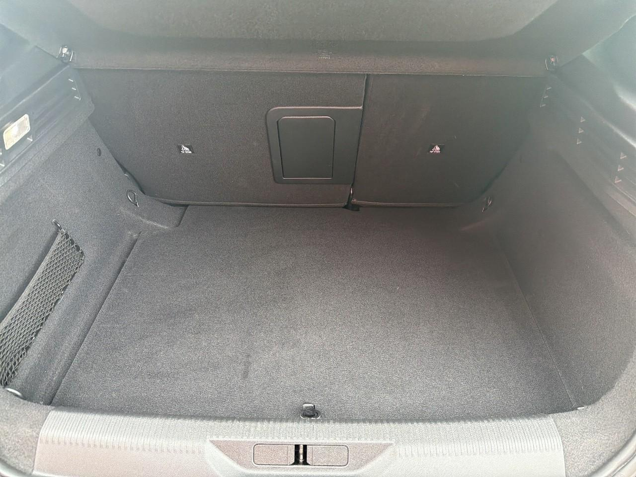 Peugeot 308 hybrid 136 e-dcs6 gt — photo 6