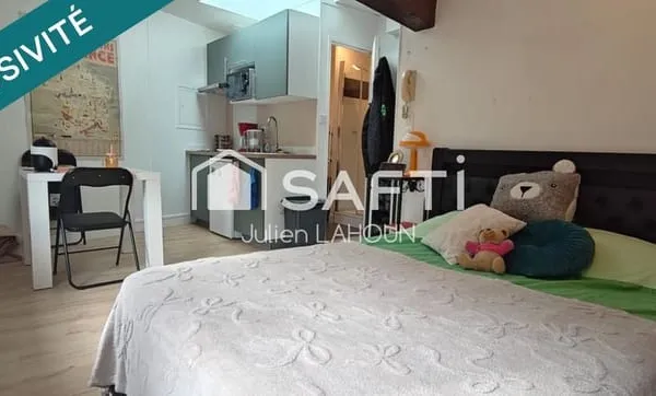 Studio rénové de 19,4 m²  Vendu loué