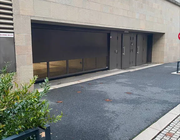 Garage/Parking