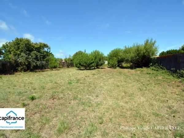Terrain 825 m²