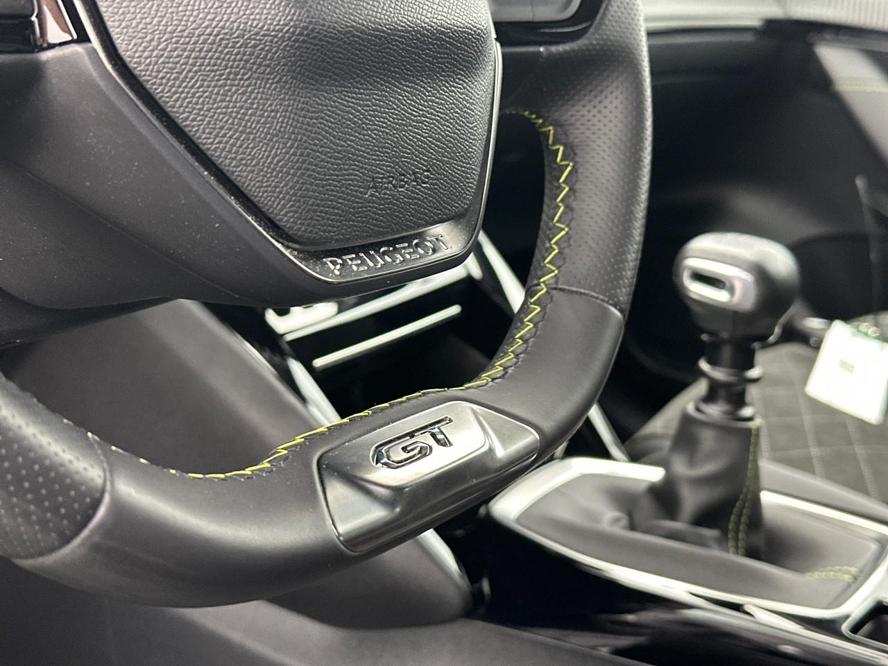 Peugeot 208 puretech 100 s&s bvm6 gt pack — photo 34