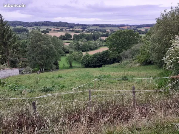 Terrain constructible de 4500 m² à Galan (centre village)
