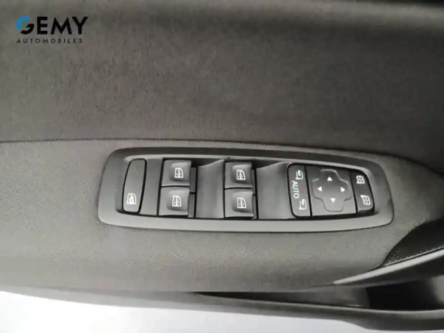 Renault Megane mégane iv berline tce 115 fap — photo 38