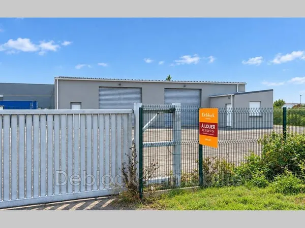 Local commercial 143 m²