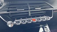 Peugeot 2008 1.2 PureTech 130ch S&S GT EAT8 — photo 15