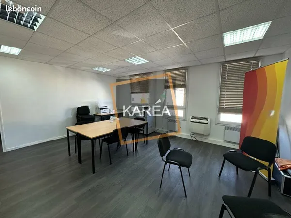BUREAUX 41 m² BUSSY SAINT GEORGES