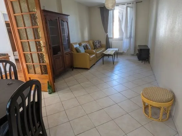 T2 meublé avec garage