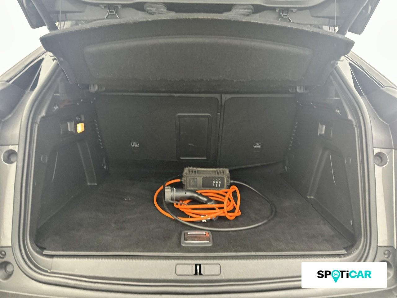 Peugeot 3008 hybrid 225ch roadtrip e-eat8 — photo 6