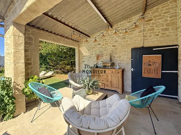 Maison familiale, proche de toutes les commodités.
