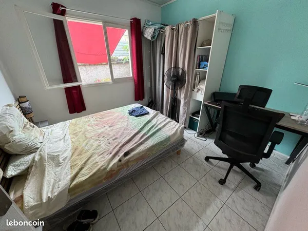 Chambre en colocation à Saint-André - Maison avec garage et extérieur