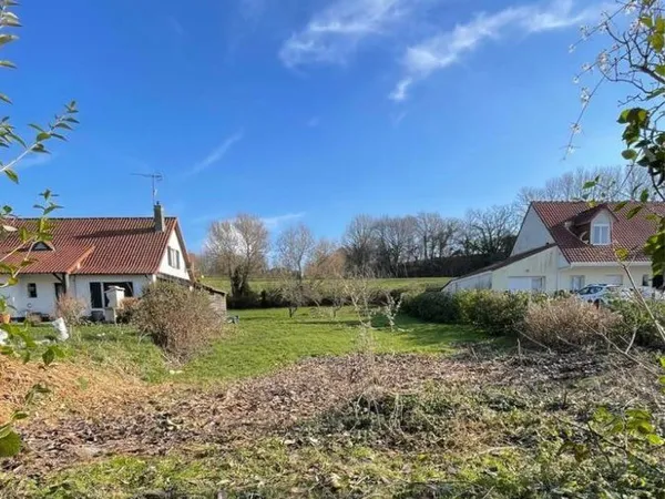 Terrain constructible 900 m² - Saint-Aubin - 110 000