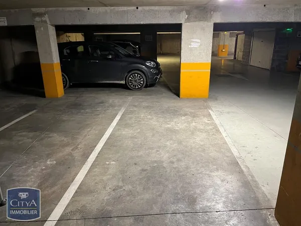 Garage/Parking