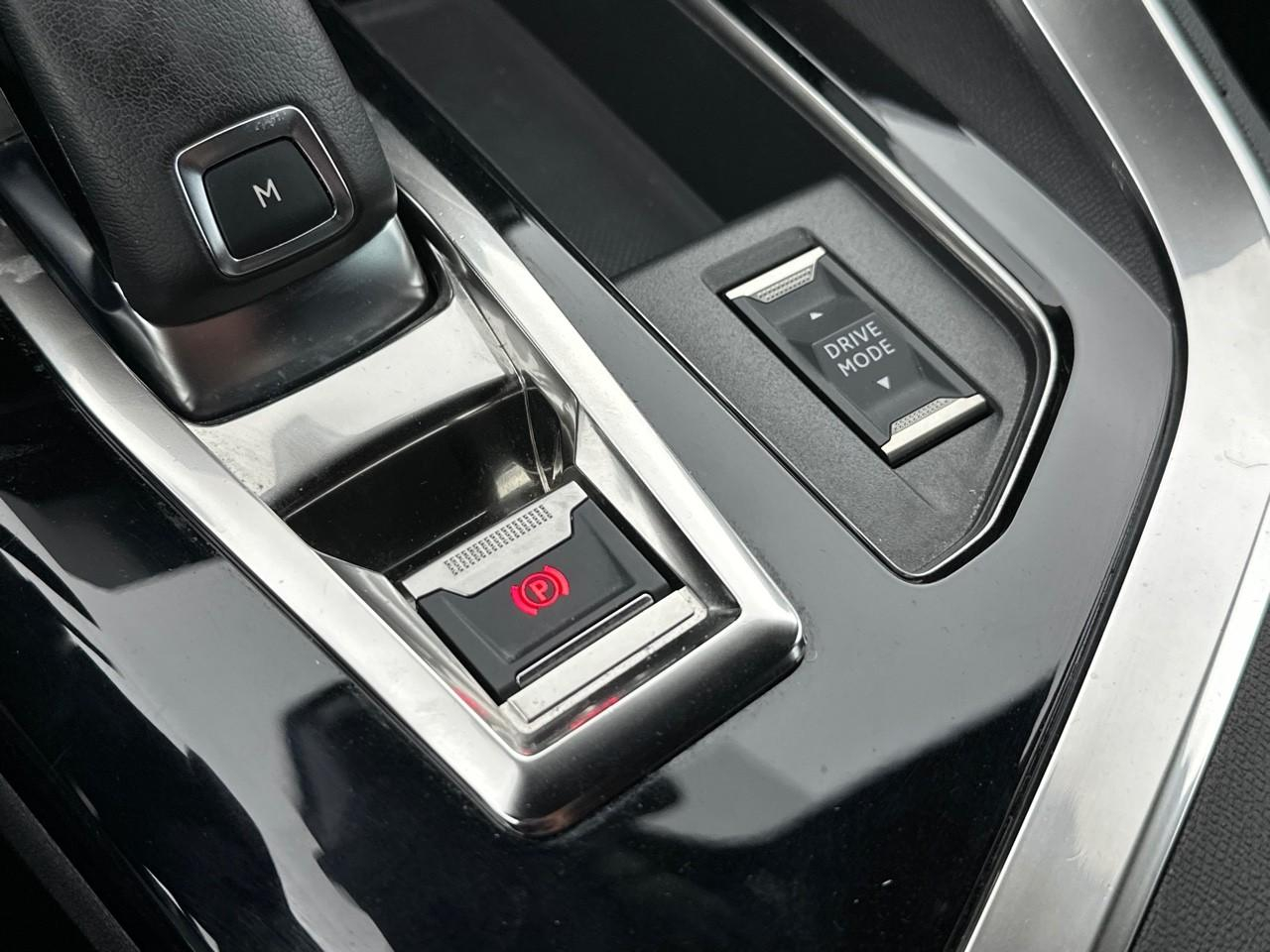 Peugeot 3008 puretech 130ch s&s eat8 gt pack — photo 33
