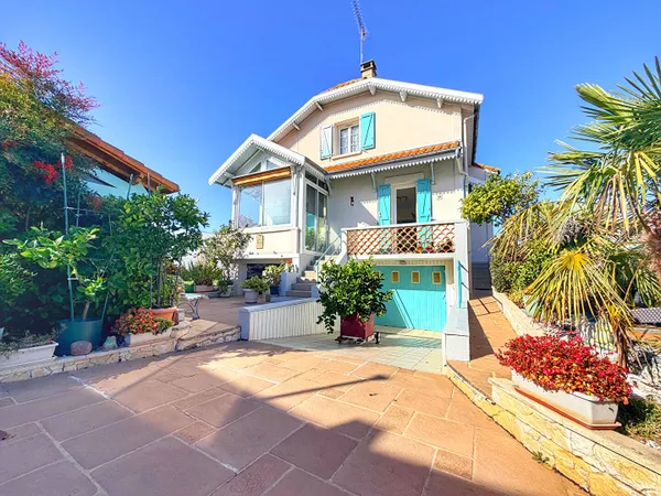 EXCLUSIVITÉ - Maison 5 pièces- 3 chambres dont une au rdc, proche plage