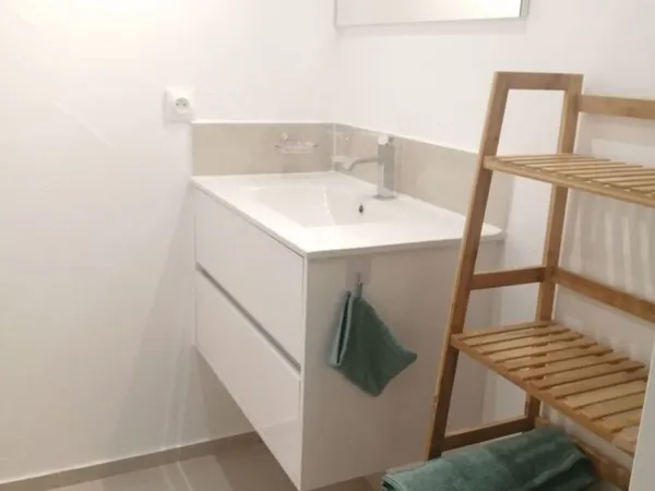 T2 MEUBLÉ 47 m² ? CLIMATISÉ ? CENTRE DE VIDAUBAN