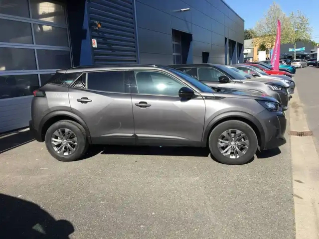 Peugeot 2008 puretech 130 s&amp;s eat8 — photo 4