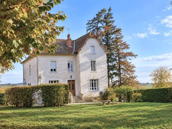 ÉLÉGANTE DEMEURE BOURGEOISE, CHARME D'AUTREFOIS ET ART DE VIVRE