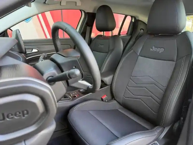 Jeep Avenger 1.2 turbo t3 100ch altitude — photo 8