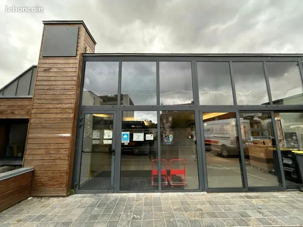 Local commercial 600 m² RONCQ