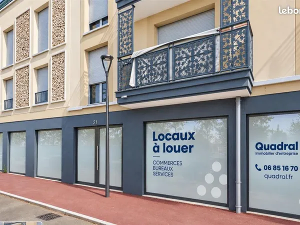Local commercial 149 m²