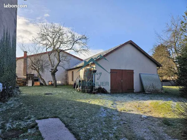 Maison 9 pièces 370 m²