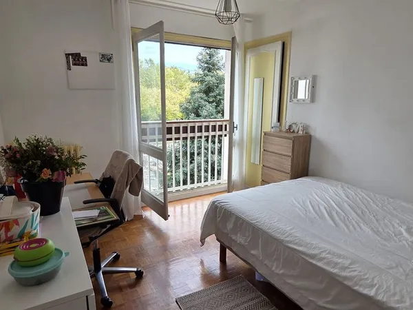 CHAMBRE pour ÉTUDIANT(E) À LOUER - CHAMBÉRY CENTRE