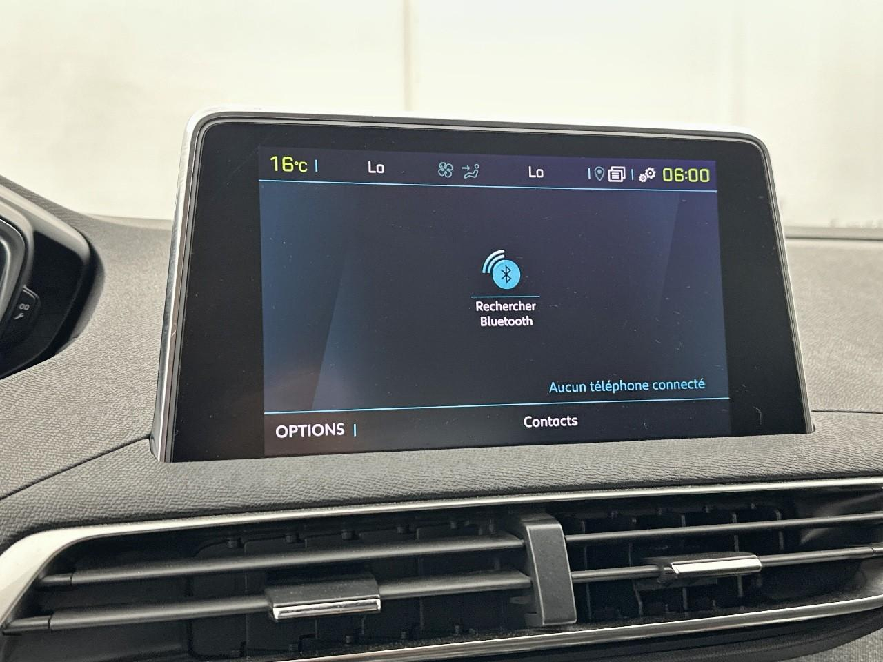 Peugeot 3008 hybrid 225 e-eat8 allure — photo 24