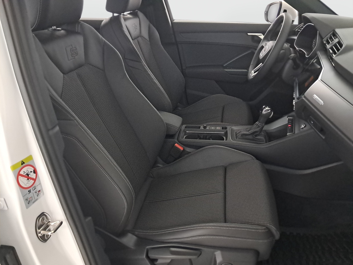 Audi Q3 — photo 10