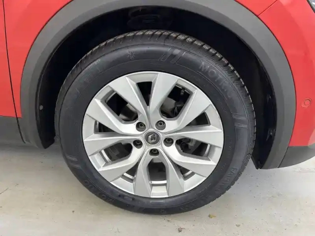 Renault Captur blue dci 115 edc — photo 31