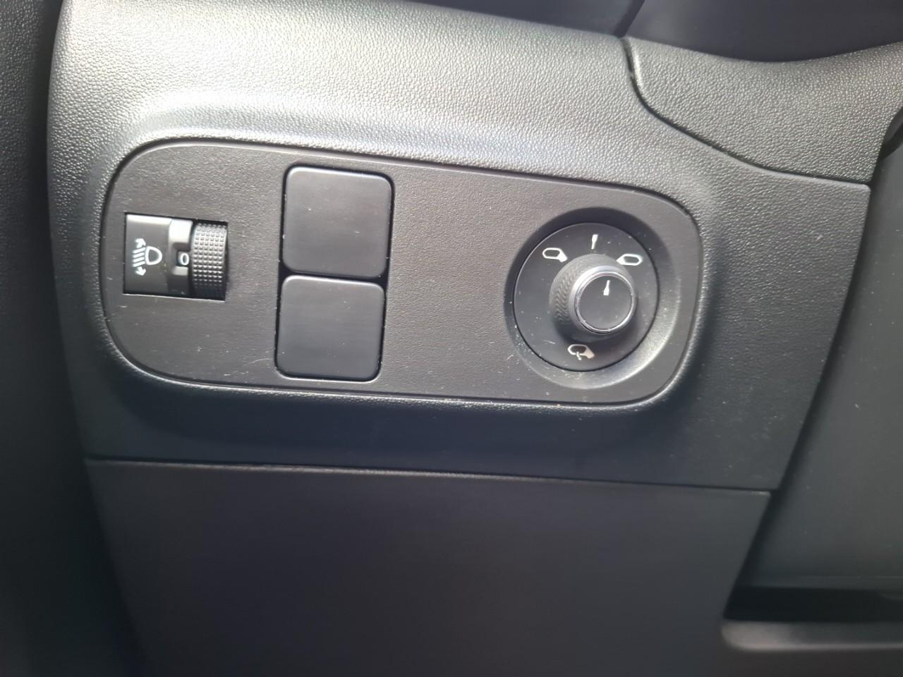 Citroën C3 1.2 puretech 83ch s&s shine — photo 18