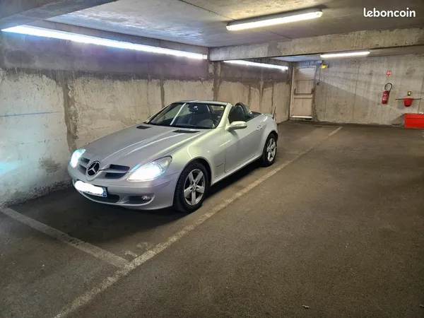 Place parking souterrain (gare/centre)