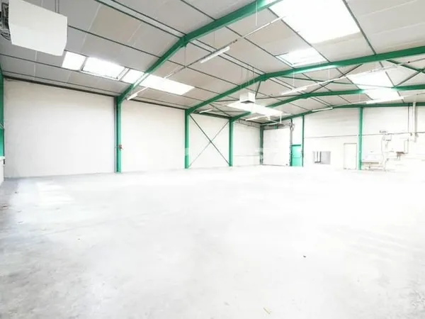 Local d'activité 380 m²