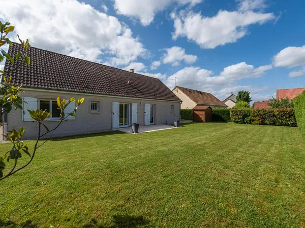 Maison de plain-pied à Châtenoy Le Royal de 90 m² avec 3 chambres