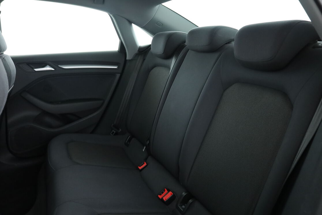 Audi A3 Limousine 30 TFSI — photo 13