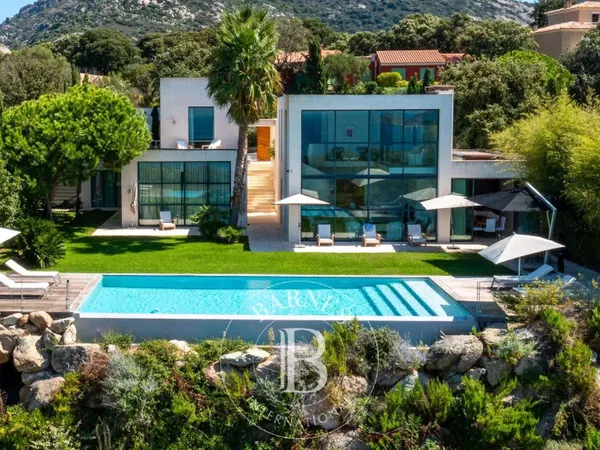 Villa 400 m²