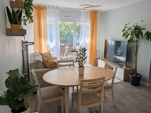 Appartement T4 RECENT avec JARDIN PRIVATIF 200m² & GARAGE 30m² - L'Isle-d'Abeau (Hauteurs / Saint-Hu